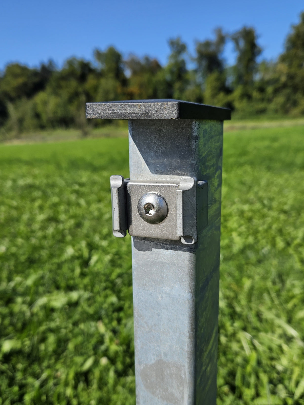 Pfosten mit Fussplatte für Doppelstabmatte 83 cm Höhe,  Pfosten 88 cm Hoch