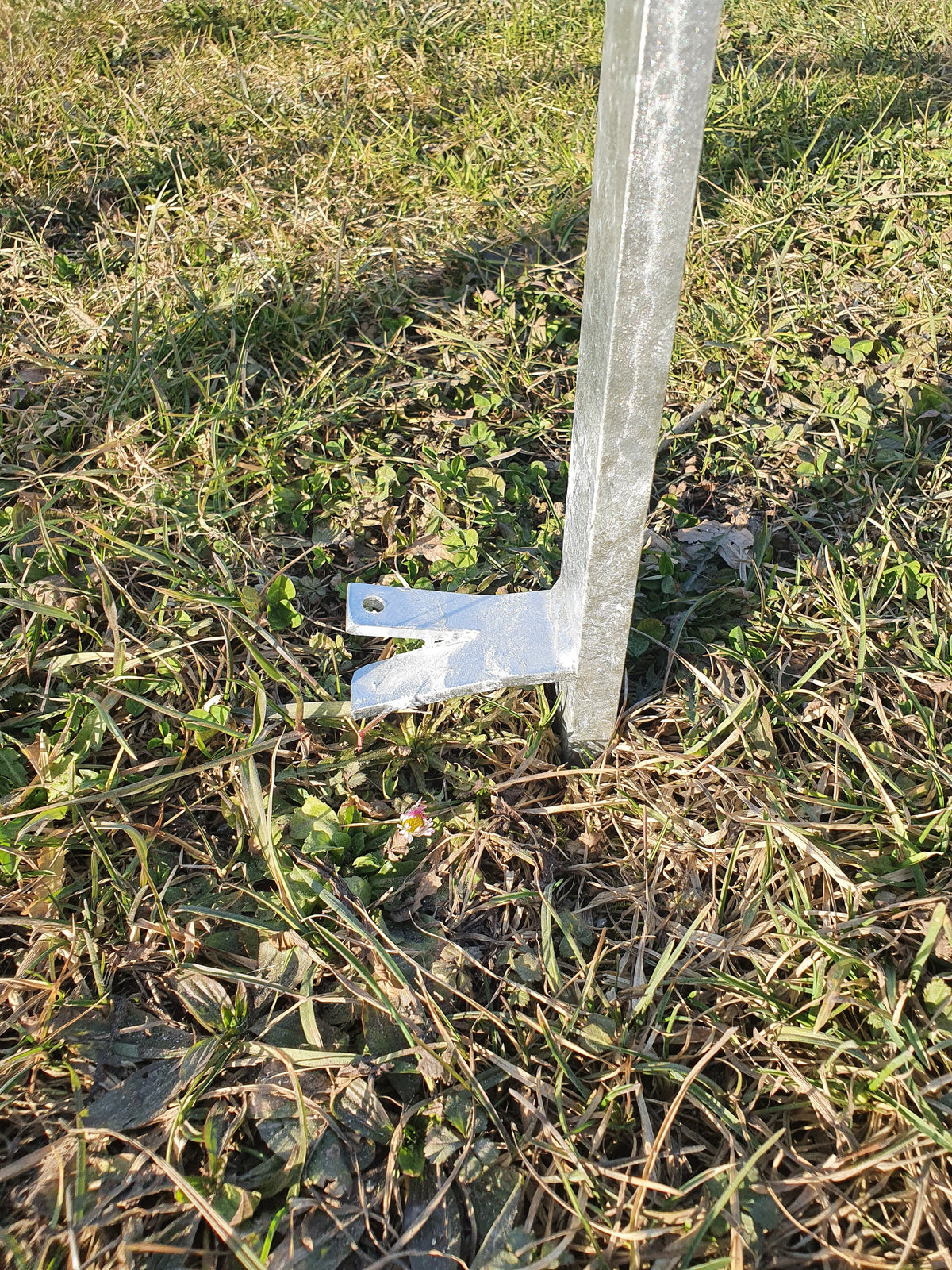 Fers de raccordement de poteaux