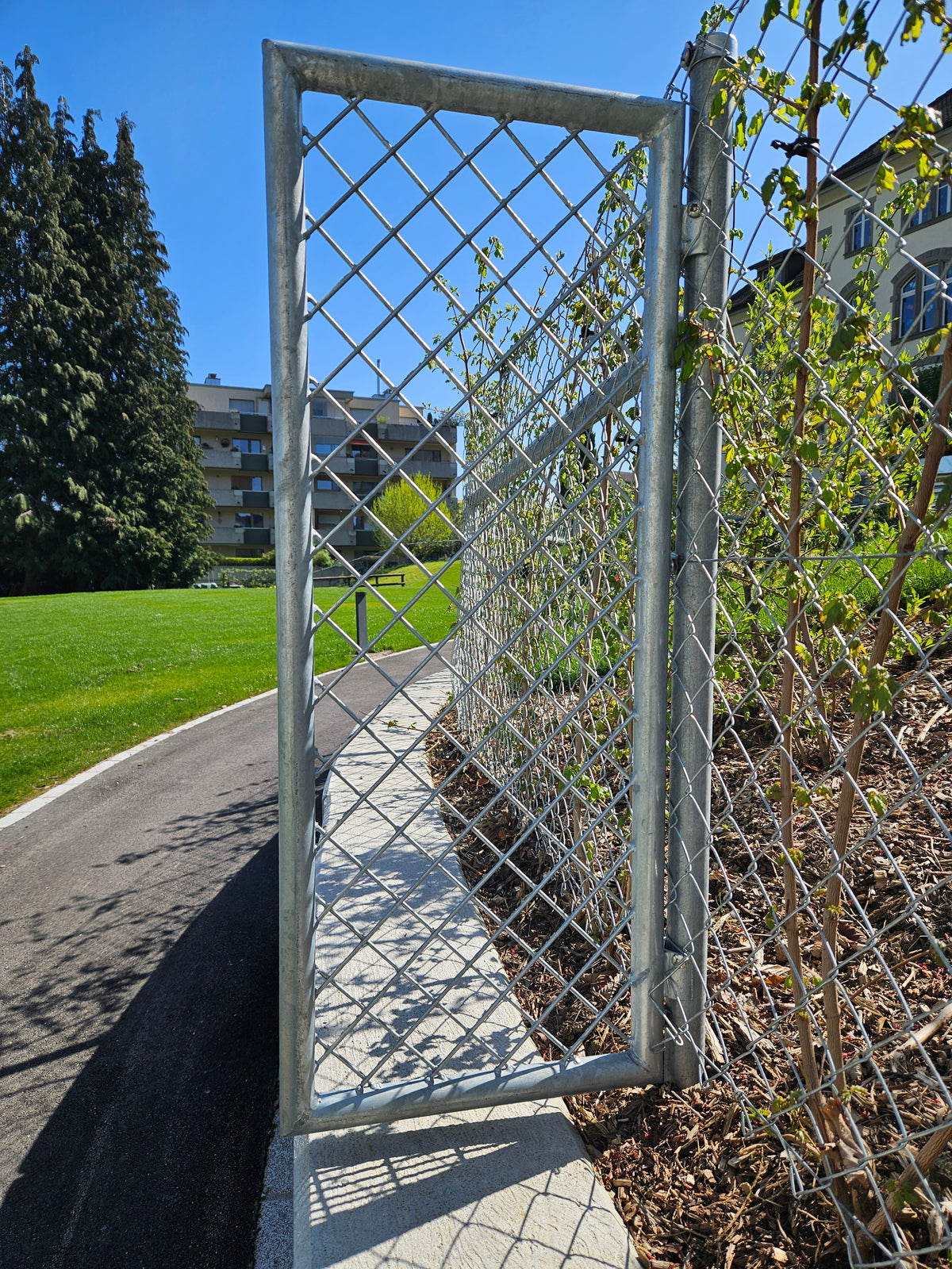 Abschlussstück Rahmen mit Geflecht